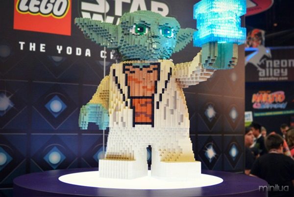 12-LEGO-Yoda