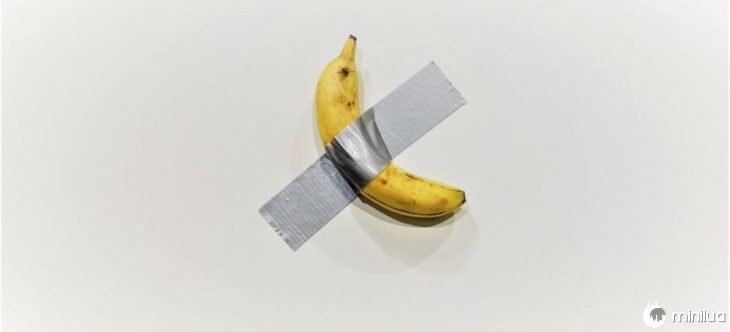 Arte? Ele exibiu uma banana presa com fita adesiva na parede por US $ 120.000 e já vendeu duas