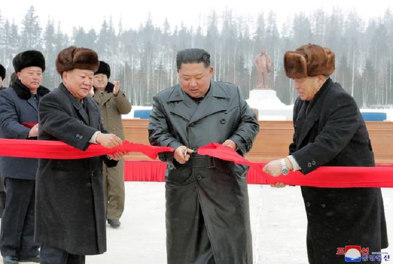 Coreia do Norte admite que Kim Jong-Un não pode dobrar espaço e tempo