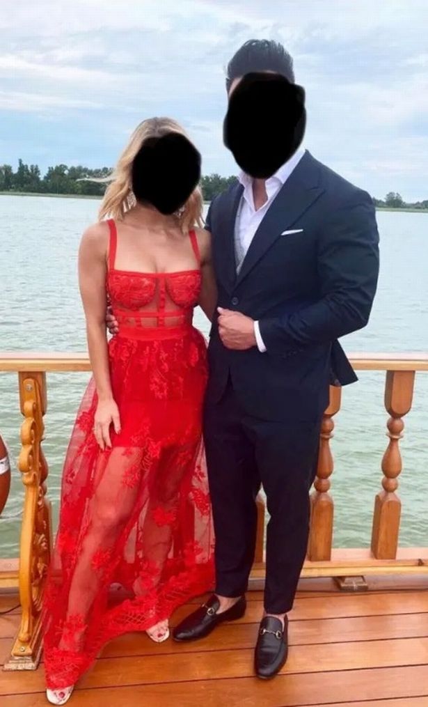 Convidada é acusada de querer chamar mais atenção que a noiva com vestido sexy demais