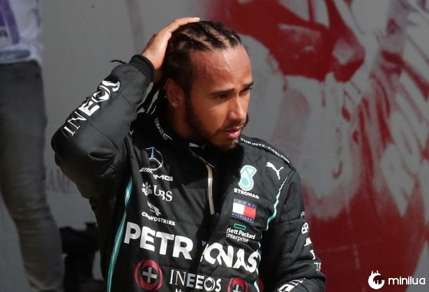Lewis Hamilton admite ter sofrido "muitos dias difíceis" em uma postagem sincera no Instagram