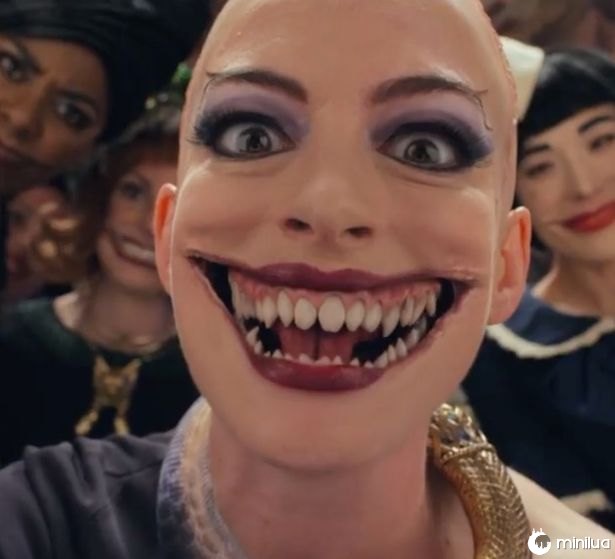 Anne Hathaway revela uma transformação aterrorizante na primeira olhada no remake de The Witches